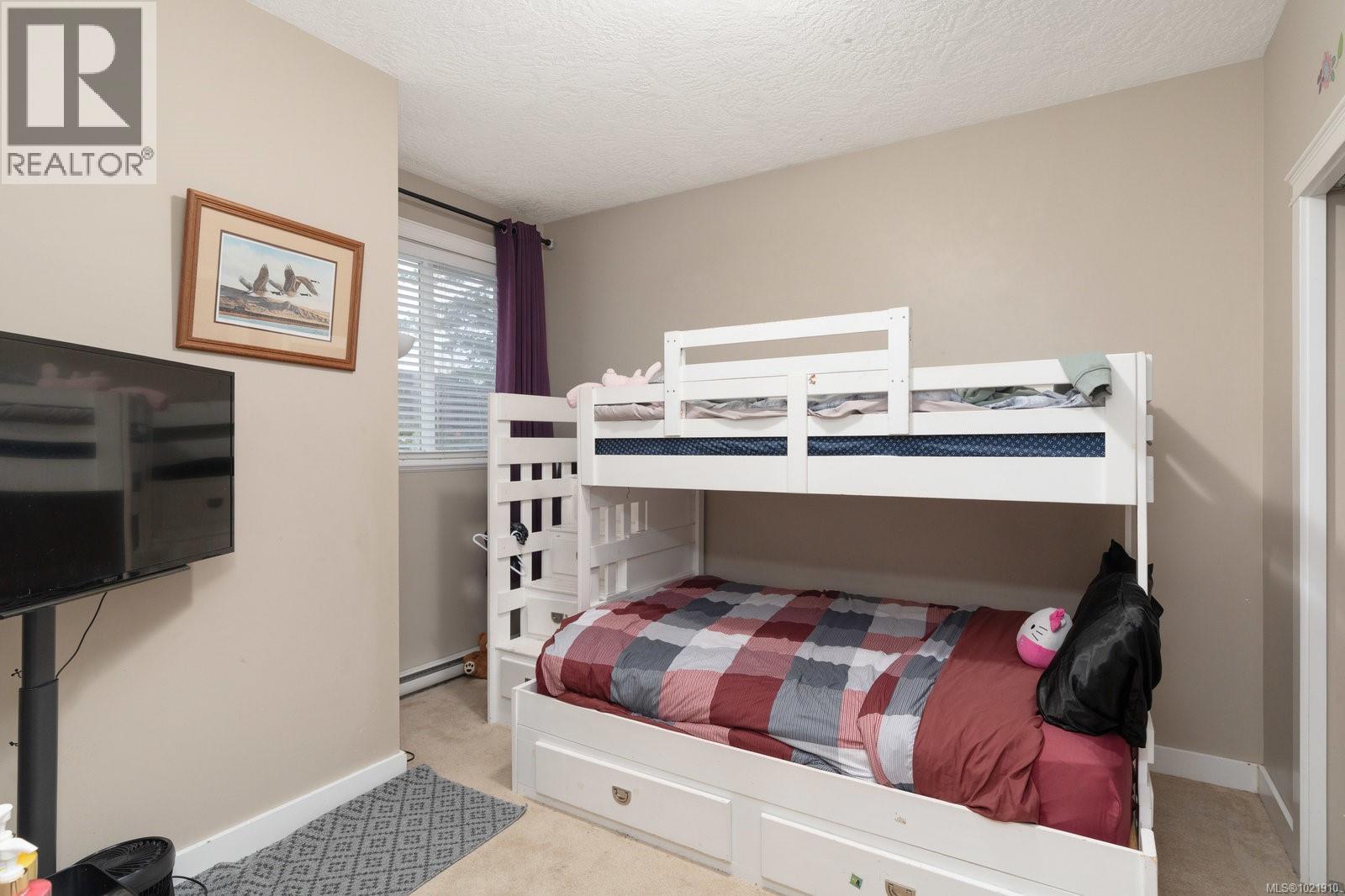 909 Cavalcade Terr, Langford, BC - Indoor Photo Showing Bedroom
