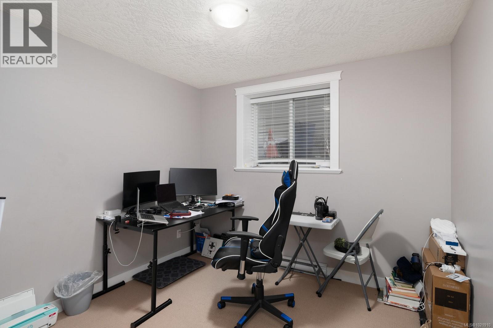 909 Cavalcade Terr, Langford, BC - Indoor Photo Showing Office