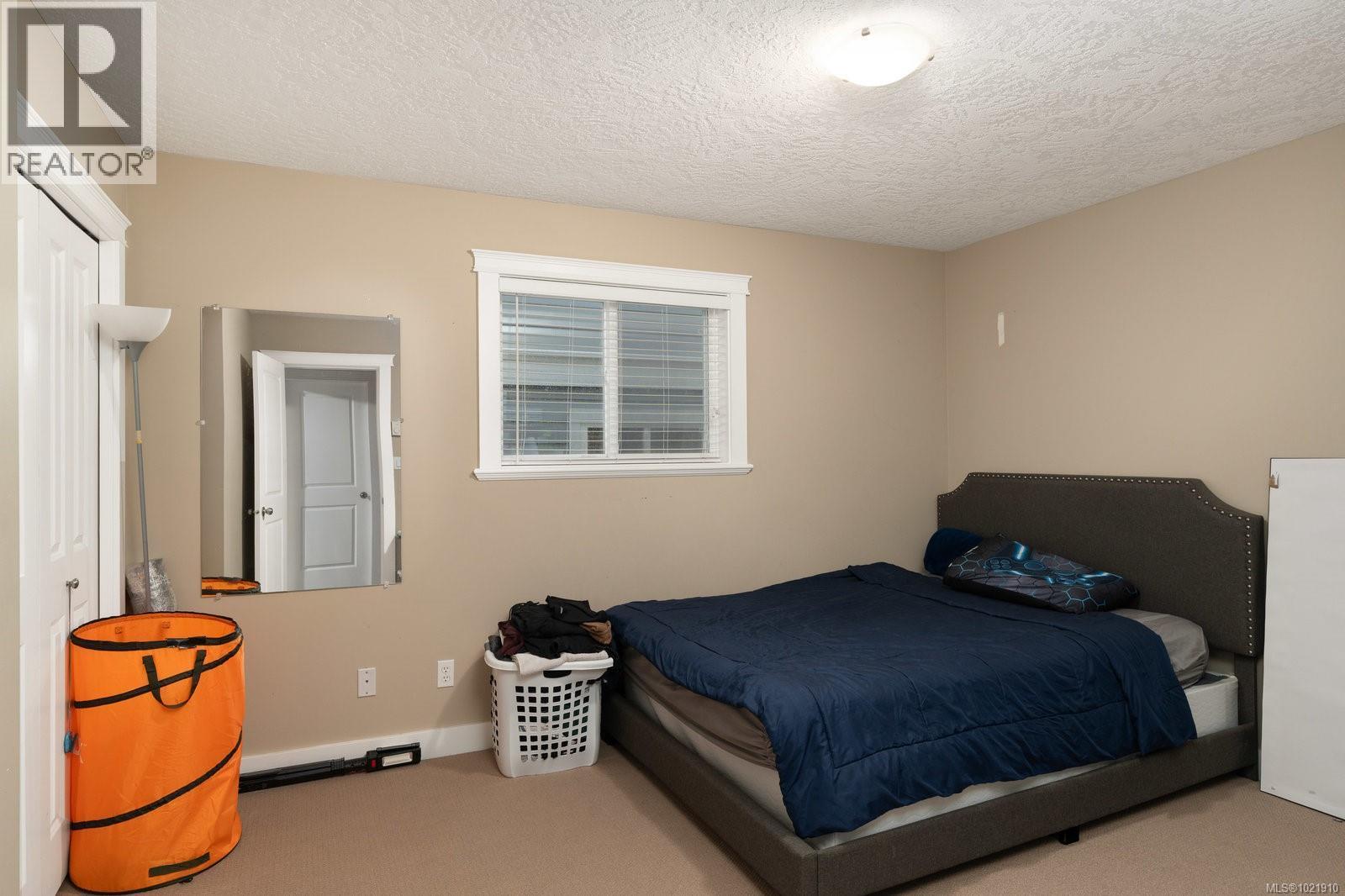 909 Cavalcade Terr, Langford, BC - Indoor Photo Showing Bedroom