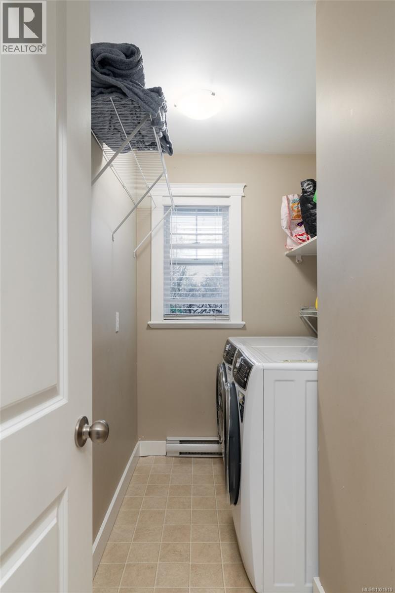 909 Cavalcade Terr, Langford, BC - Indoor Photo Showing Laundry Room