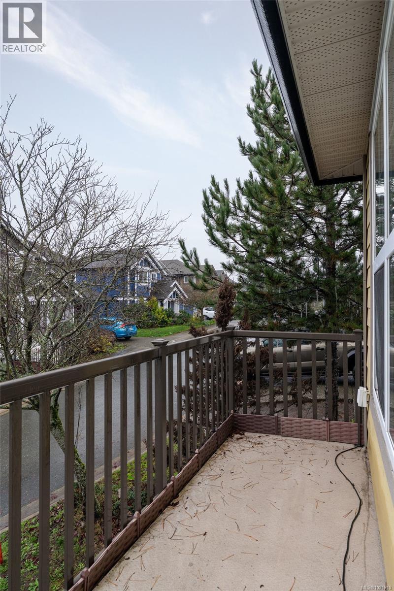 909 Cavalcade Terr, Langford, BC - Outdoor With Exterior