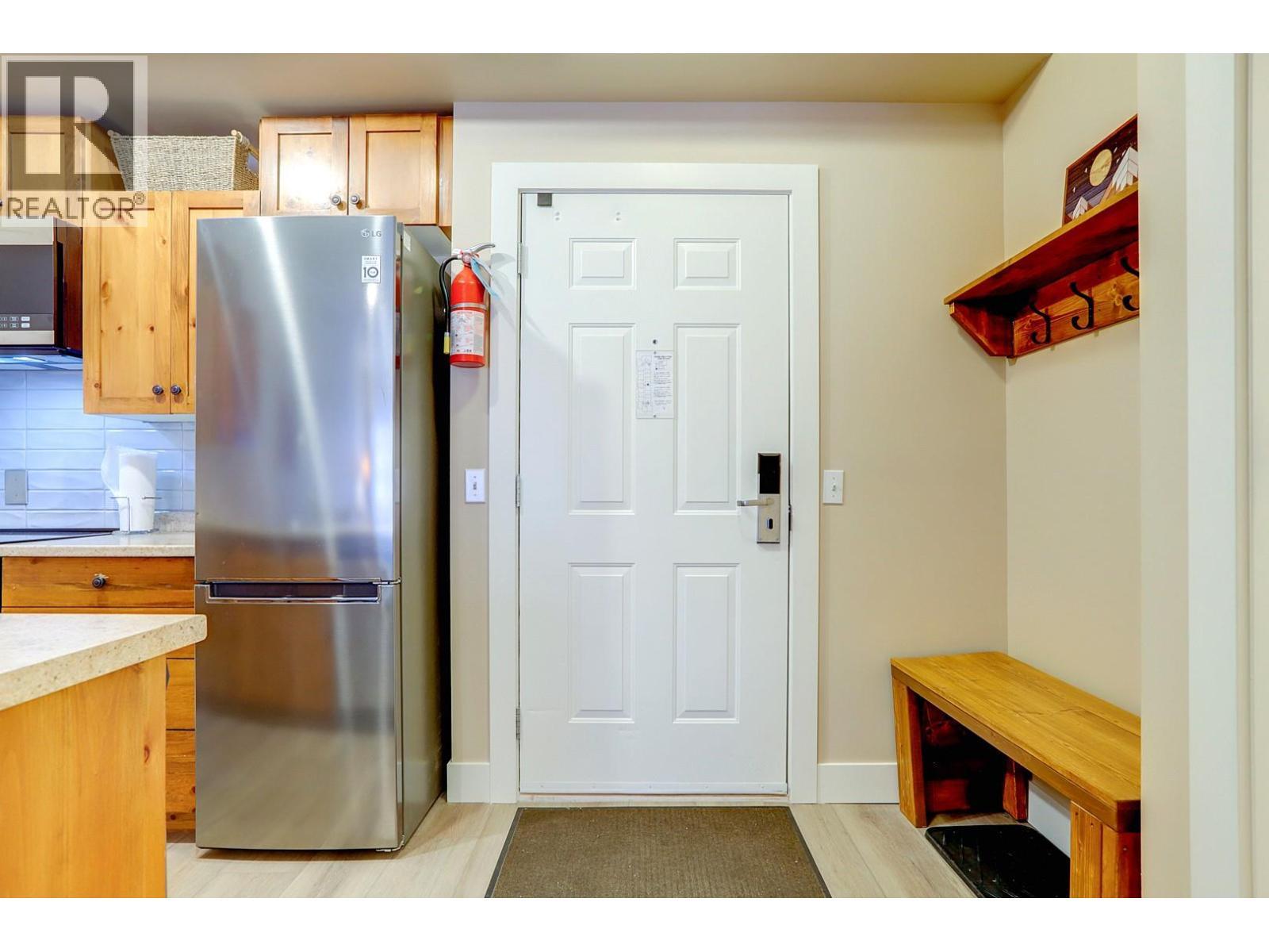 155 Silver Lode Lane Unit# 456, Silver Star, BC - Indoor Photo Showing Other Room