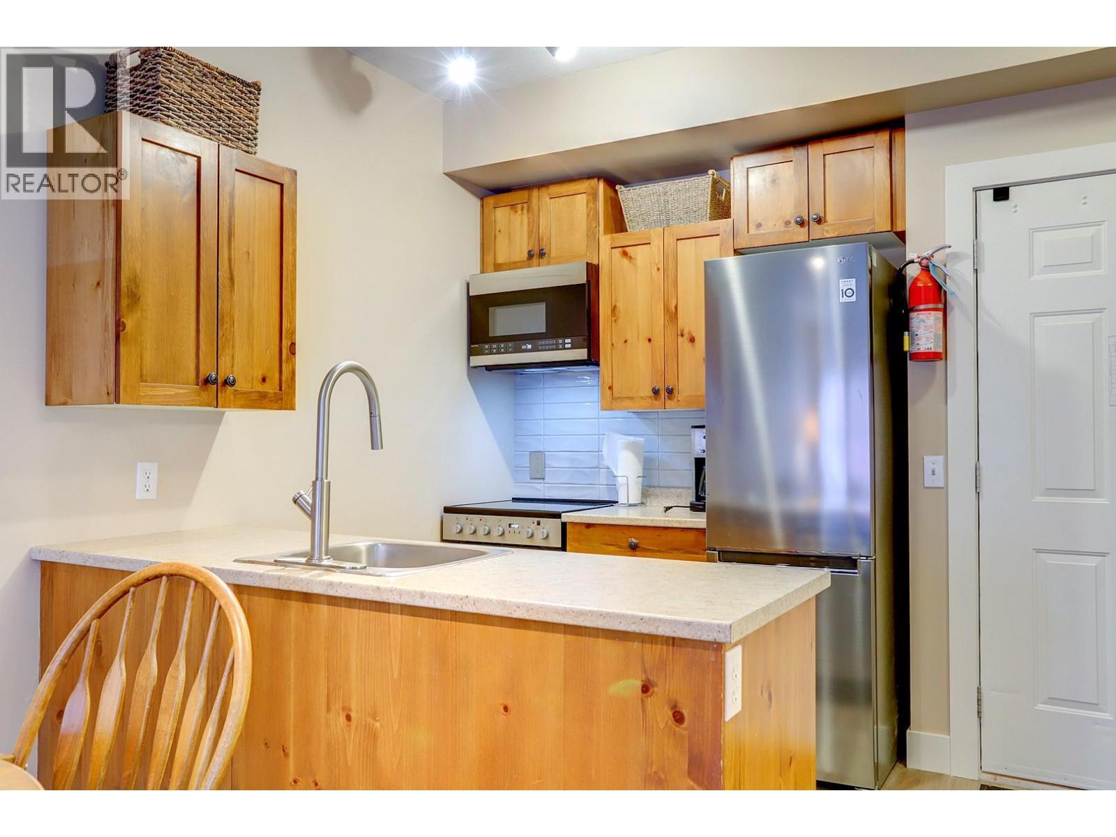 155 Silver Lode Lane Unit# 456, Silver Star, BC - Indoor Photo Showing Kitchen