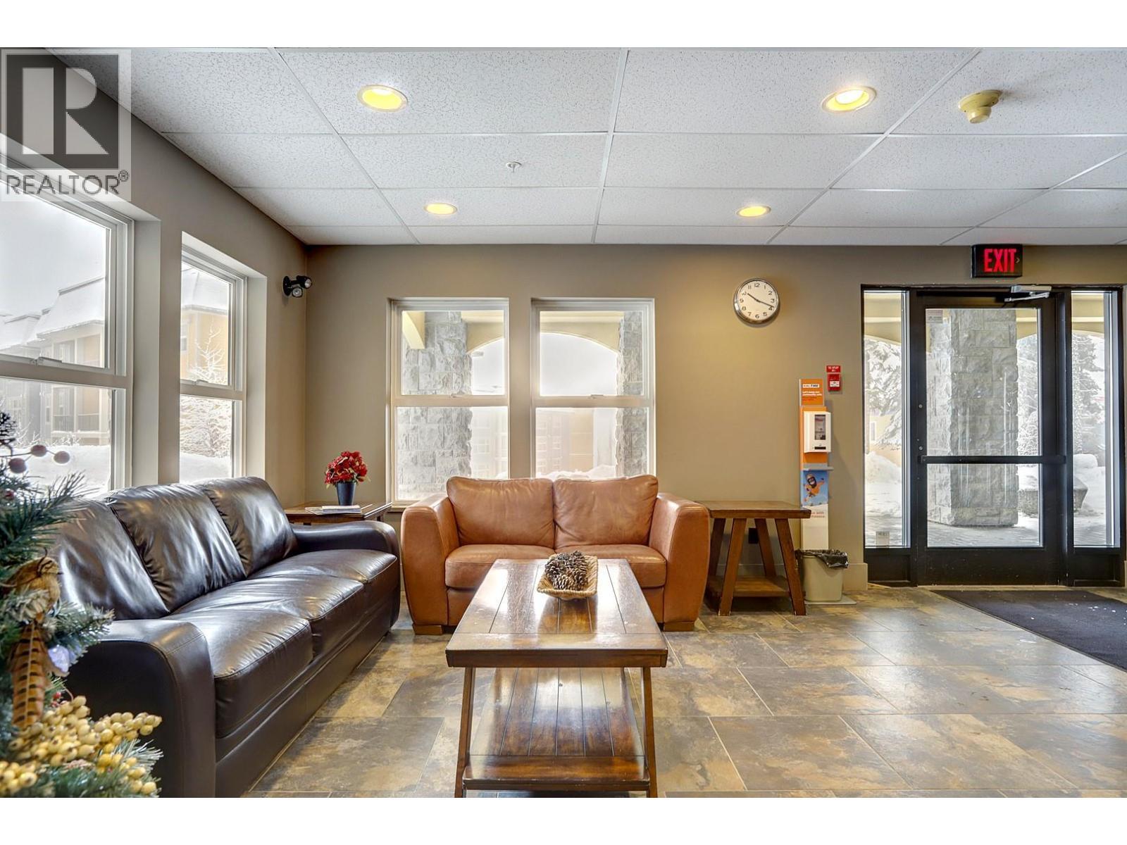 155 Silver Lode Lane Unit# 456, Silver Star, BC - Indoor Photo Showing Living Room