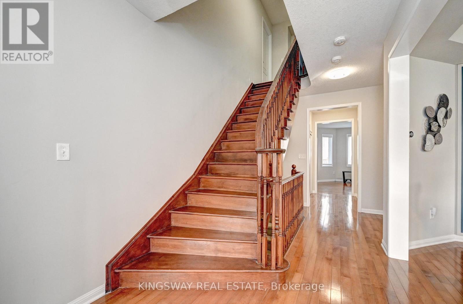 32 Weir Street, Cambridge, ON - Indoor Photo Showing Other Room