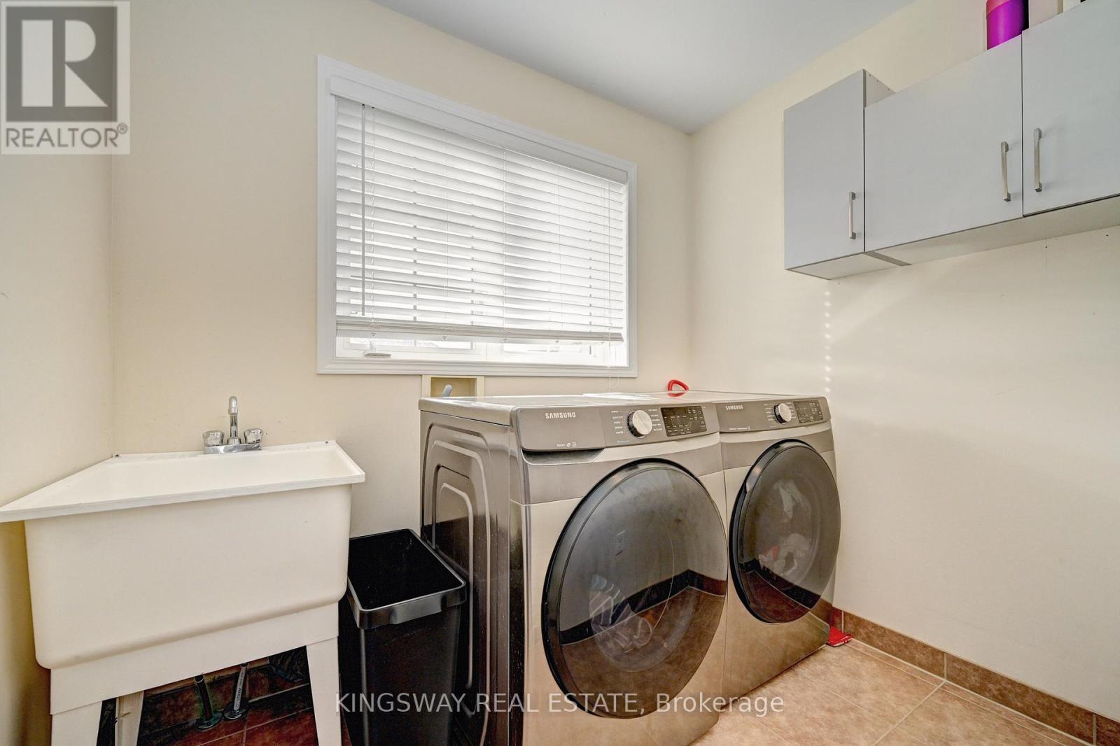 32 Weir Street, Cambridge, ON - Indoor Photo Showing Laundry Room