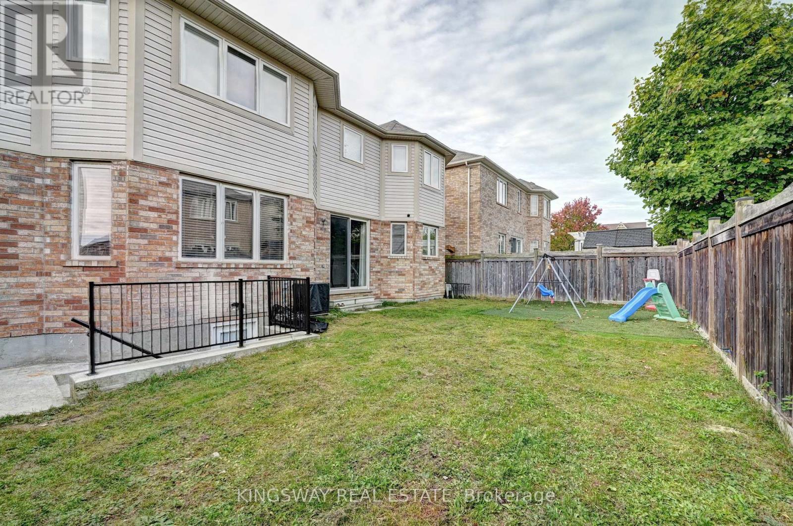 32 Weir Street, Cambridge, ON - Outdoor