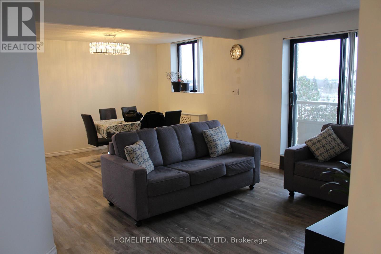 612 - 89 Westwood Road, Guelph, ON - Indoor Photo Showing Living Room