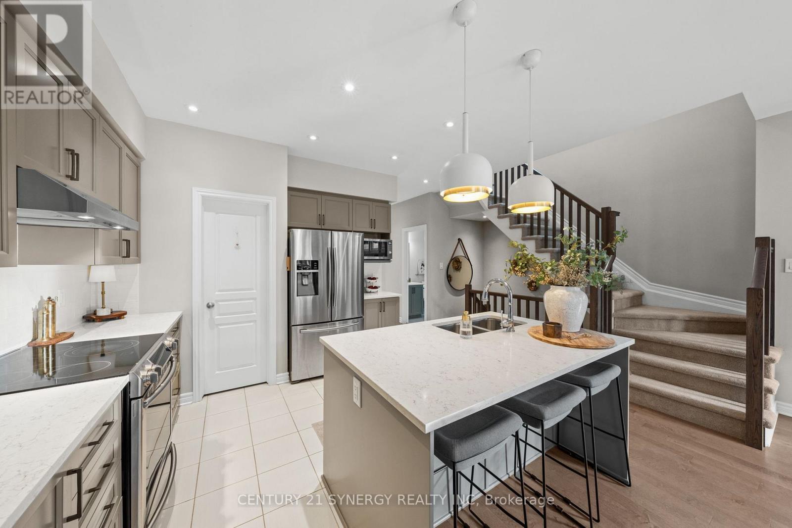 708 Guardian Grove, Ottawa, ON - Indoor Photo Showing Kitchen With Stainless Steel Kitchen With Double Sink With Upgraded Kitchen