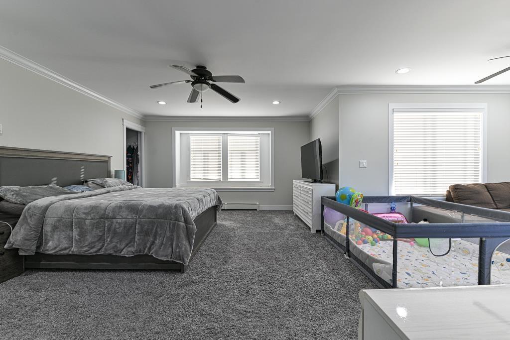 27733 Signal Court, Abbotsford, BC - Indoor Photo Showing Bedroom