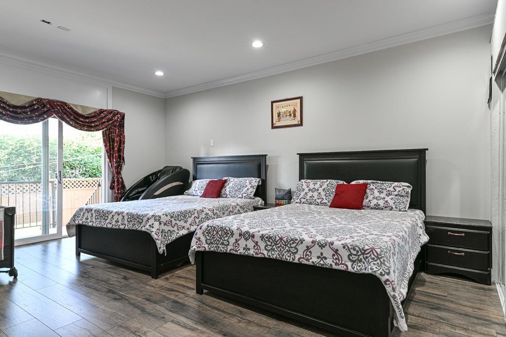 27733 Signal Court, Abbotsford, BC - Indoor Photo Showing Bedroom