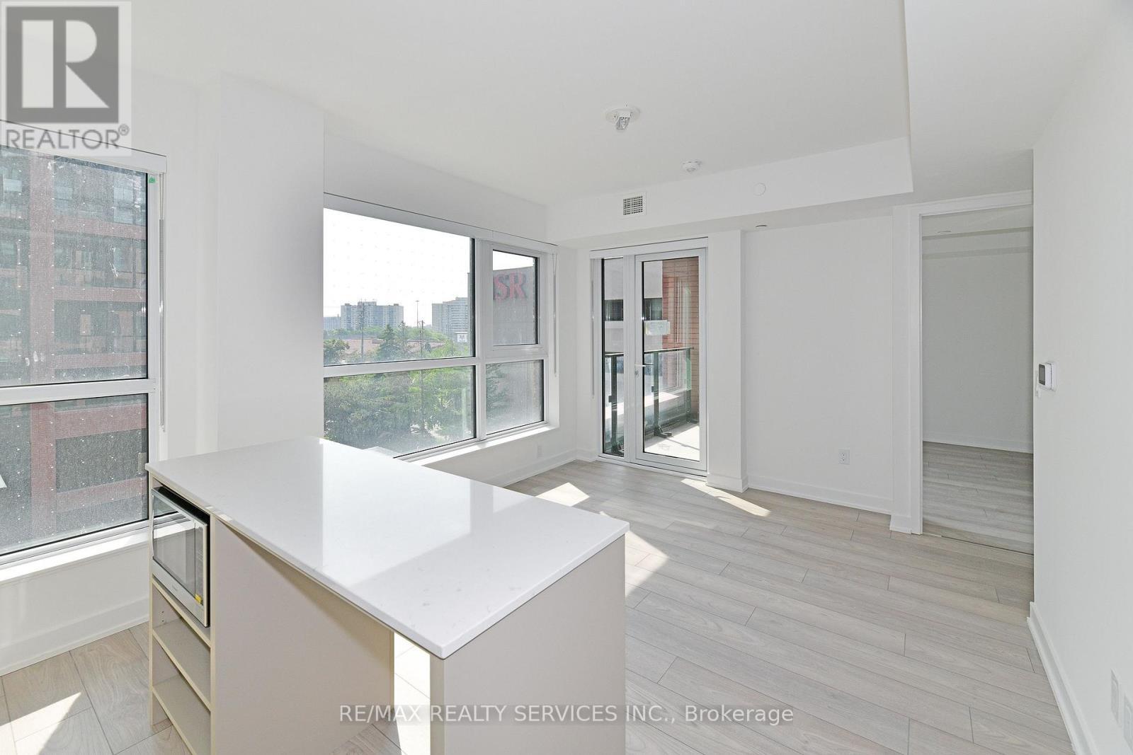 0419 - 8 Tippett Road, Toronto, ON - Indoor