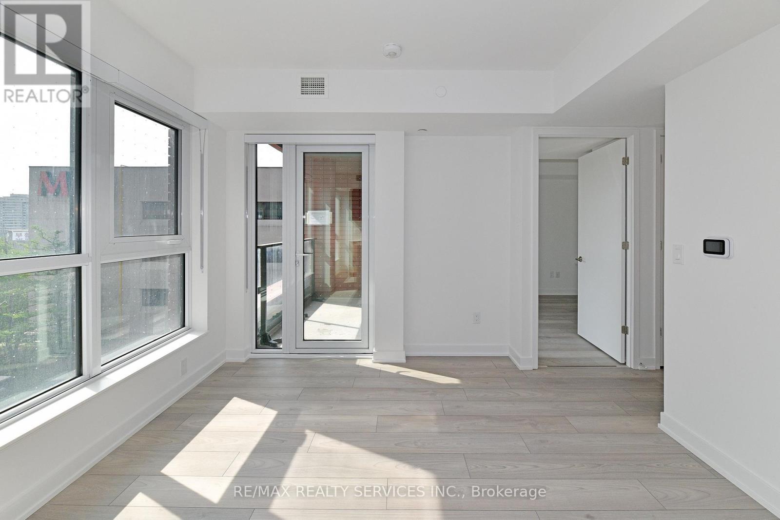 0419 - 8 Tippett Road, Toronto, ON - Indoor Photo Showing Other Room