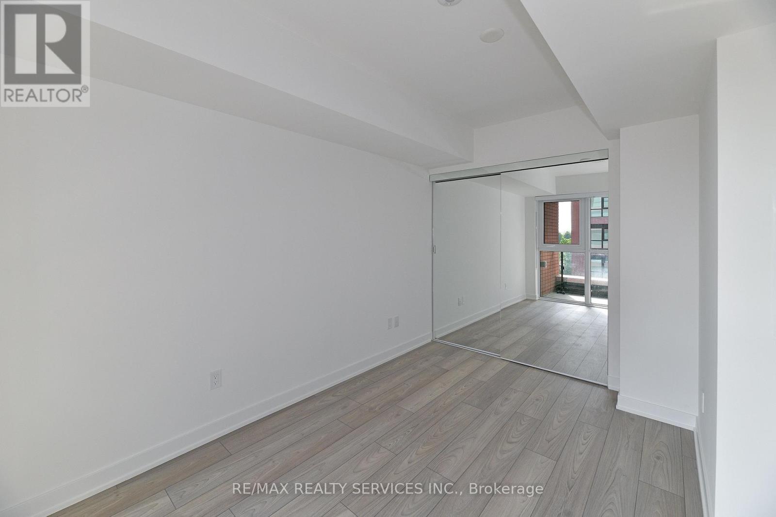 0419 - 8 Tippett Road, Toronto, ON - Indoor Photo Showing Other Room