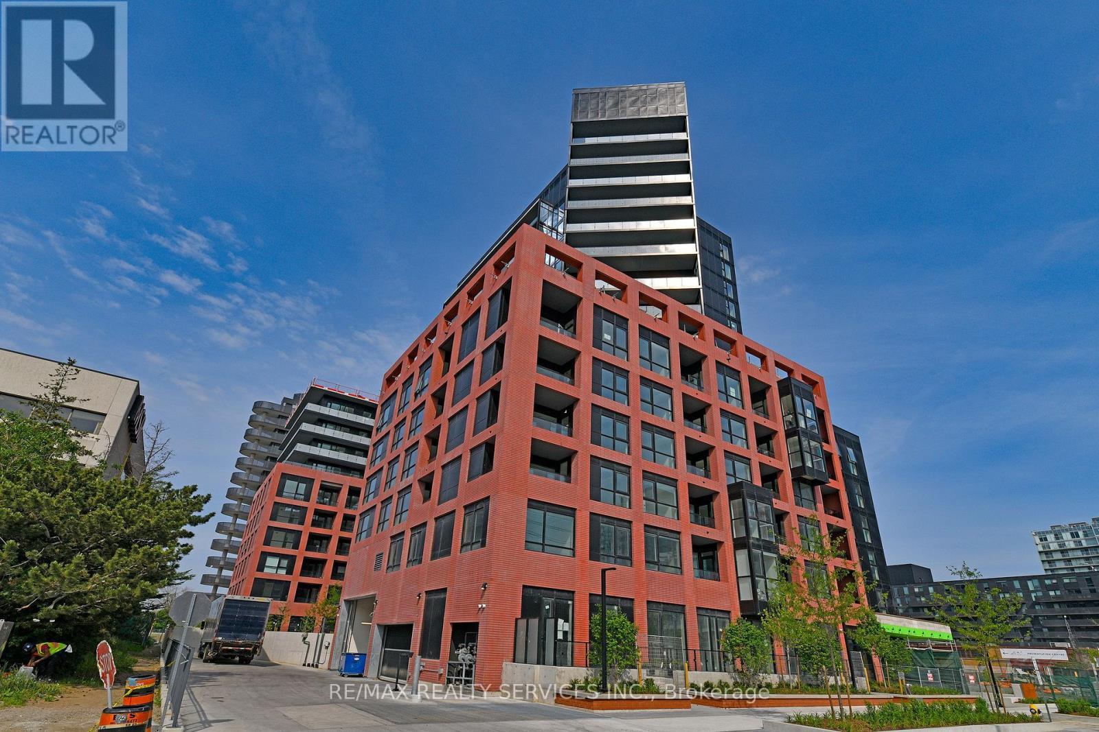 0419 - 8 Tippett Road, Toronto, ON - Outdoor With Facade