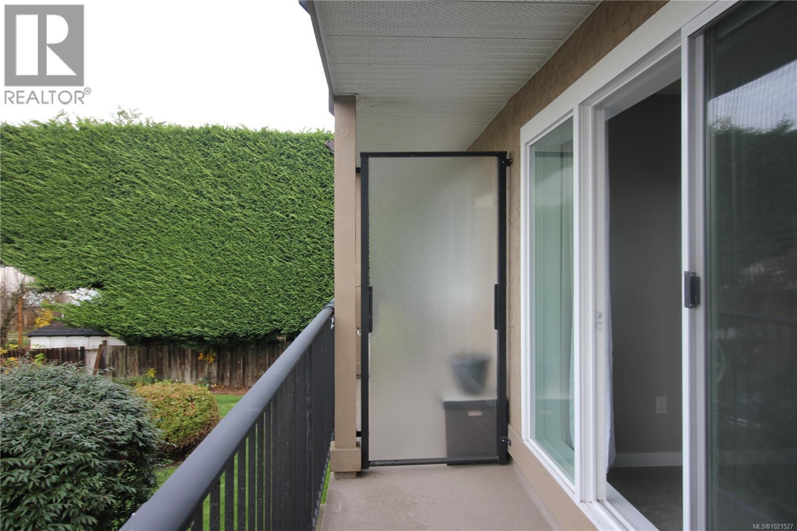 204 2515 Alexander St, Duncan, BC - Outdoor With Balcony With Exterior