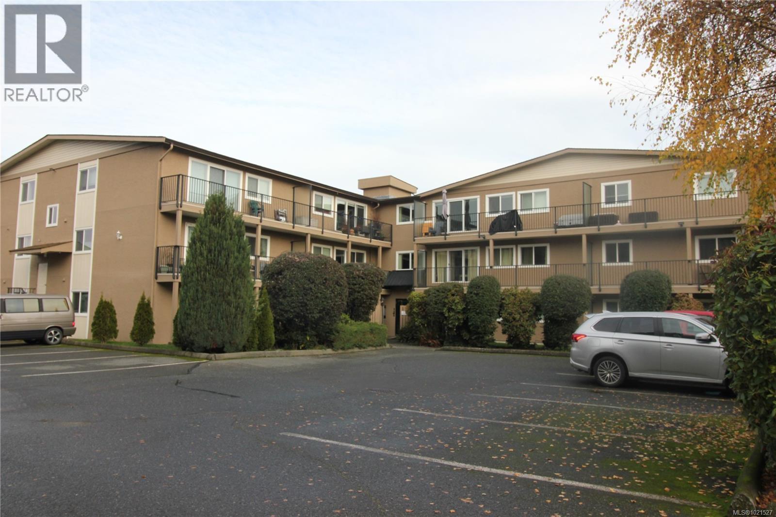 204 2515 Alexander St, Duncan, BC - Outdoor With Balcony With Facade
