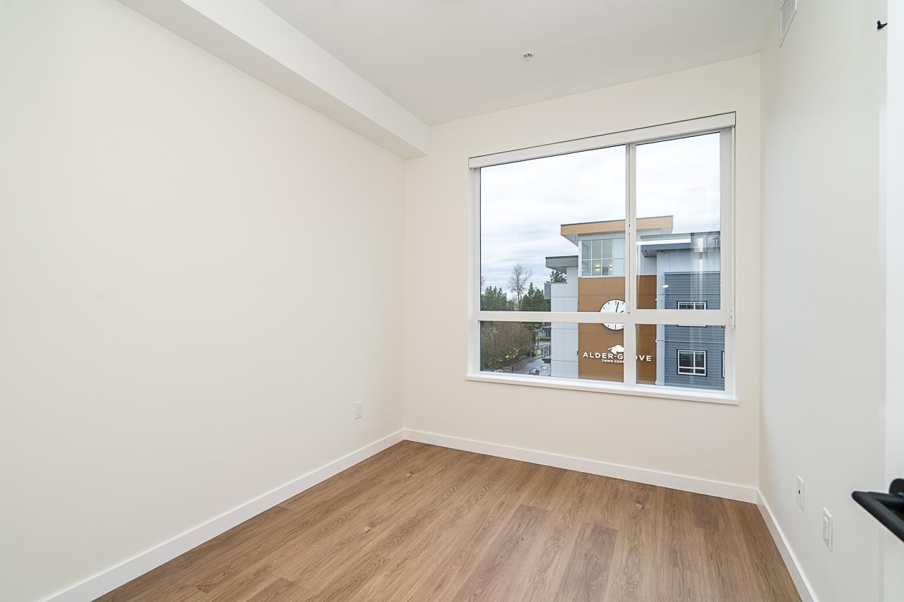 516 27218 Aldergrove Town Center Drive, Langley, BC - Indoor Photo Showing Other Room