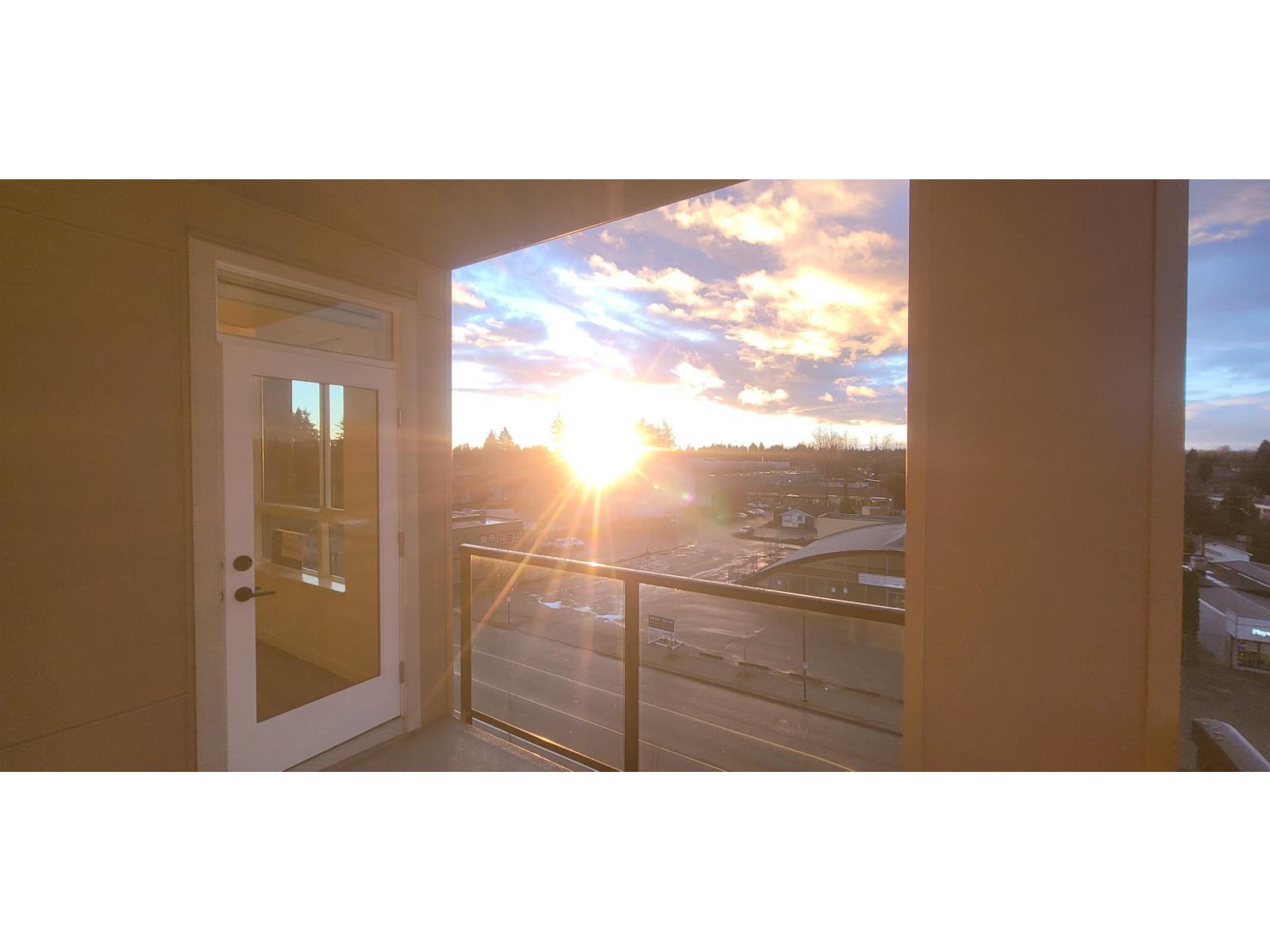 516 27218 Aldergrove Town Center Drive, Langley, BC - With Exterior