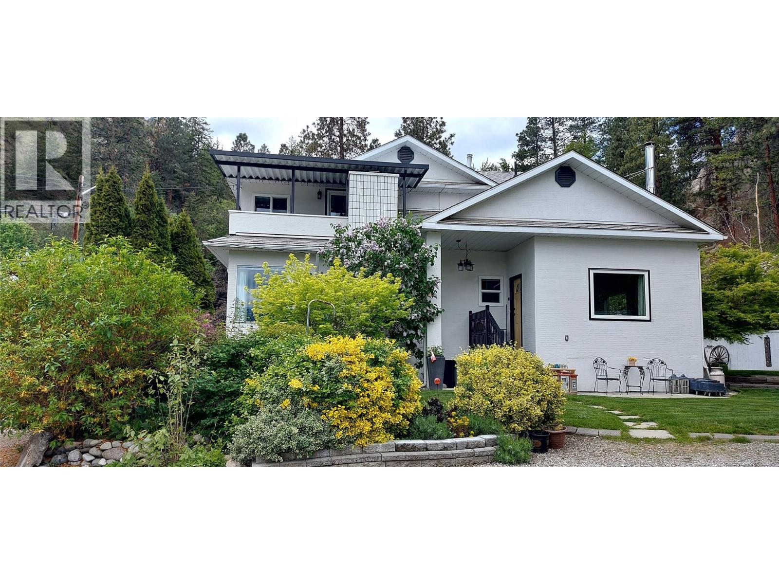 5706 Butler Street, Summerland, BC - Outdoor