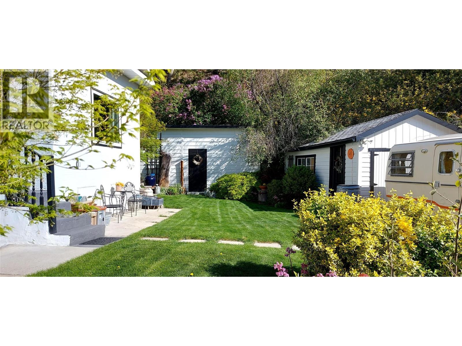 5706 Butler Street, Summerland, BC - Outdoor