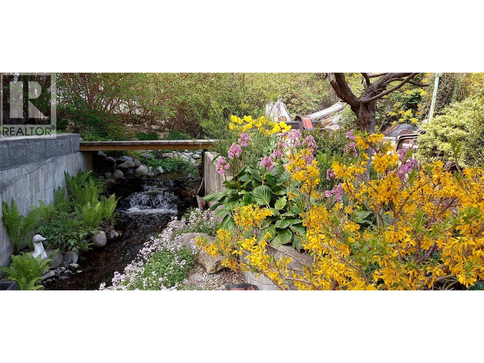 5706 Butler Street, Summerland, BC - Outdoor