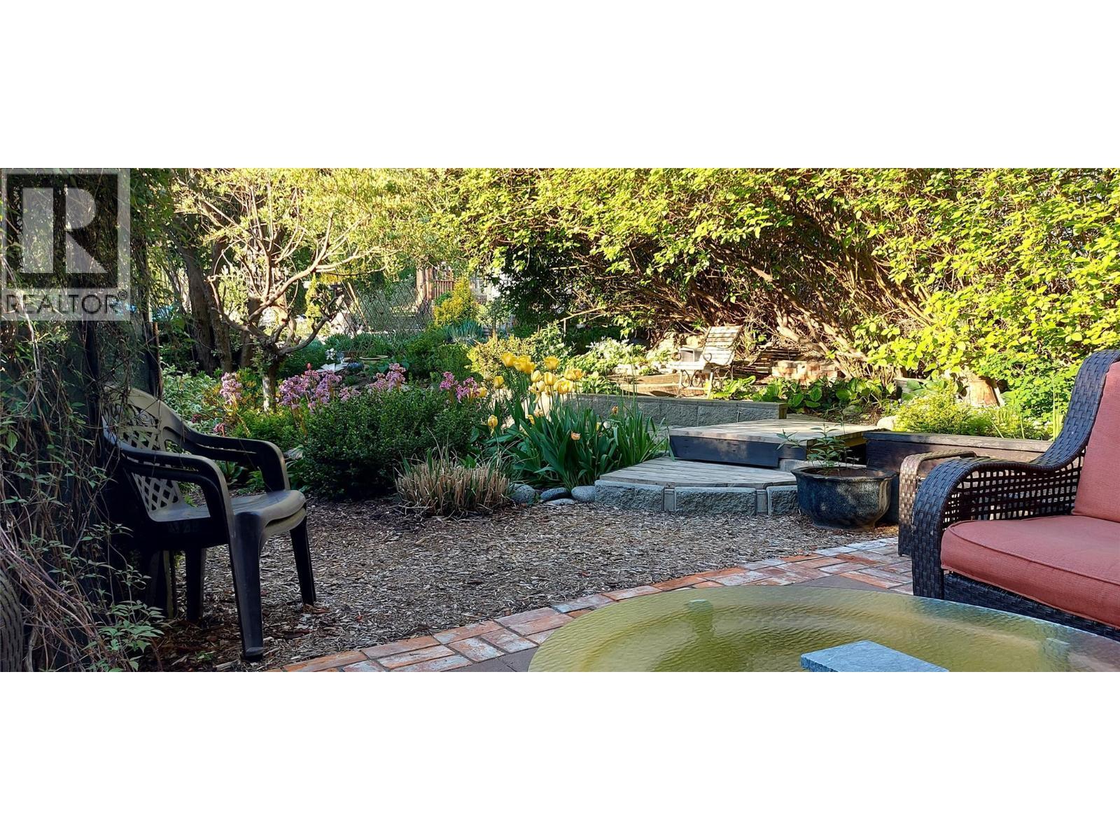 5706 Butler Street, Summerland, BC - Outdoor