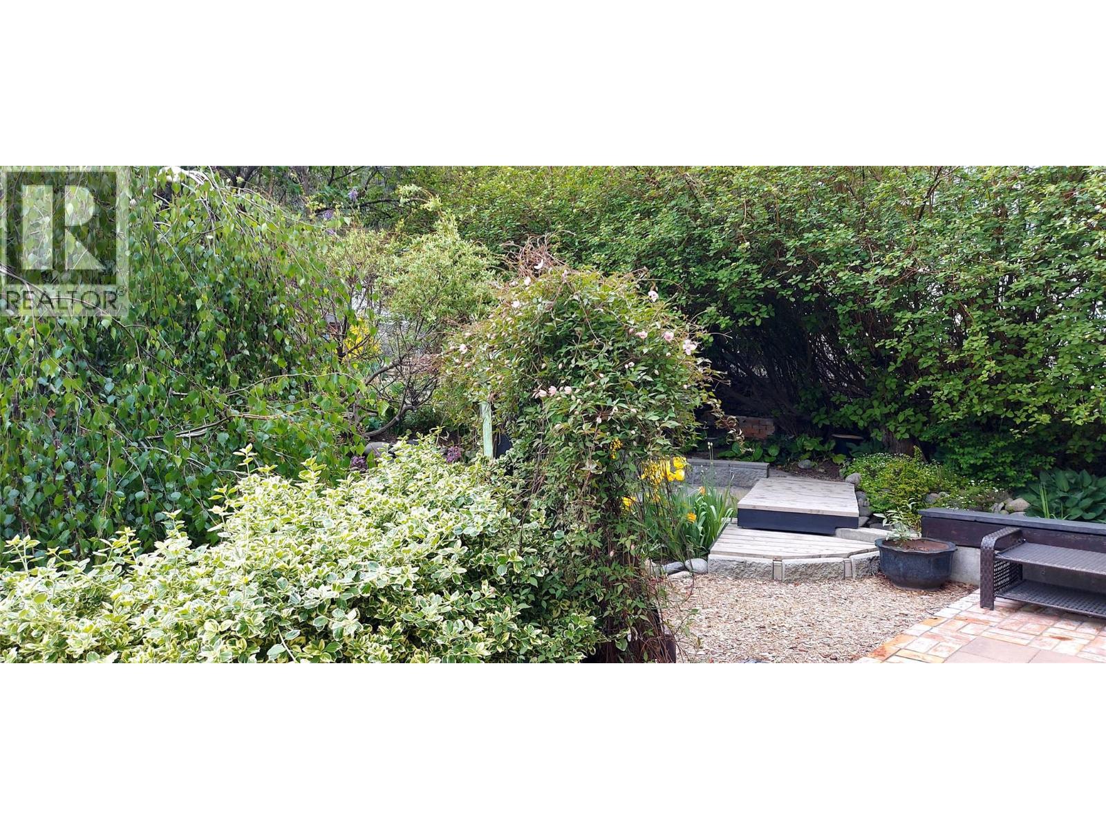 5706 Butler Street, Summerland, BC - Outdoor