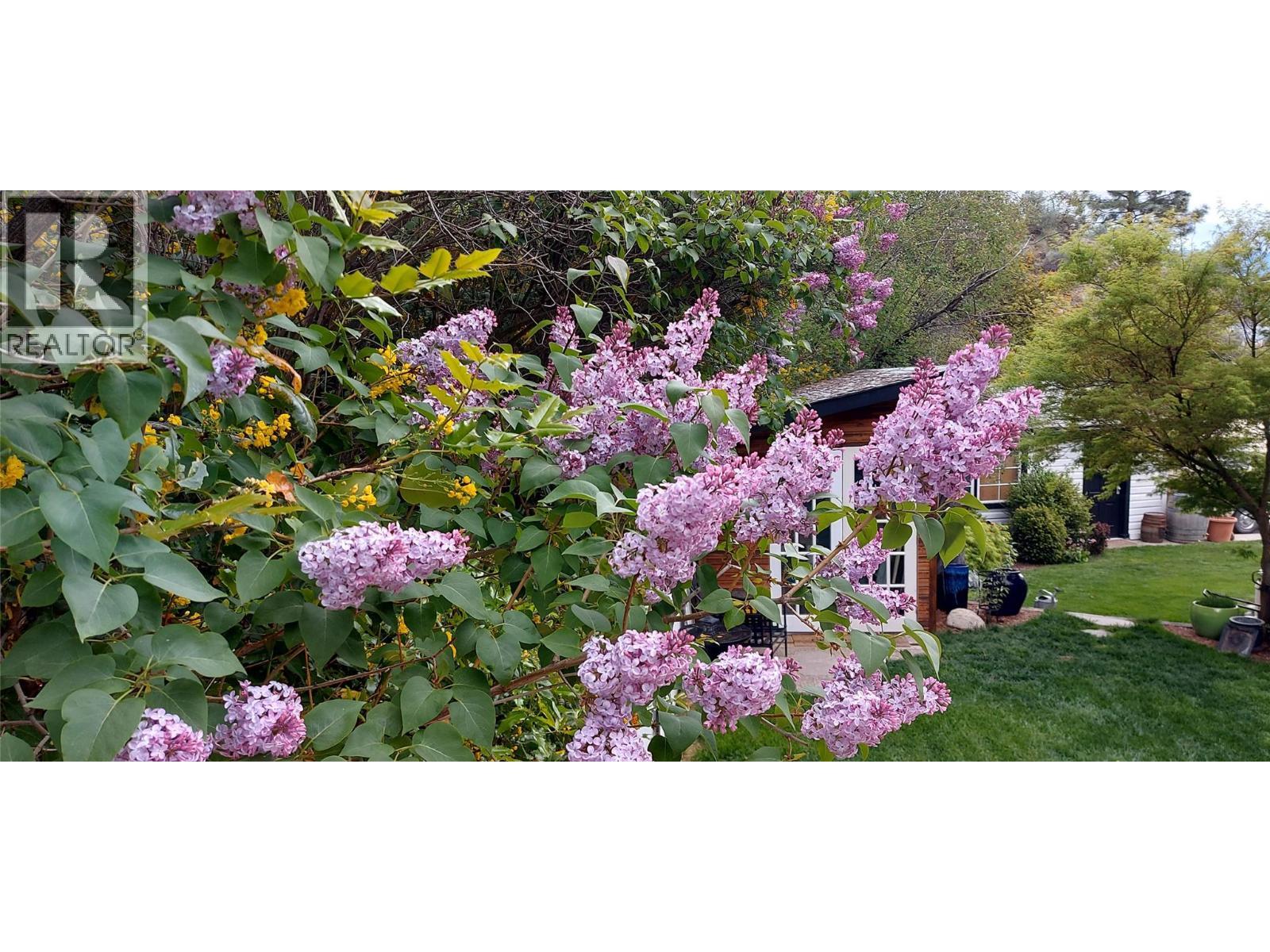 5706 Butler Street, Summerland, BC - Outdoor