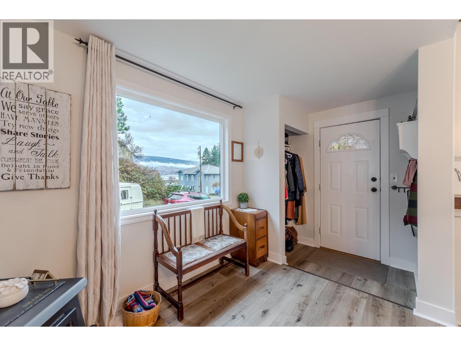 5706 Butler Street, Summerland, BC - Indoor