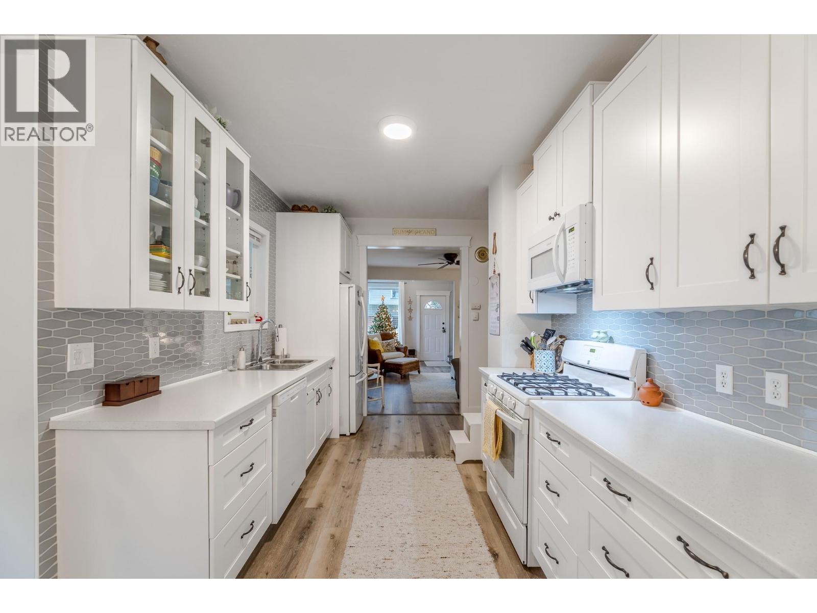 5706 Butler Street, Summerland, BC - Indoor Photo Showing Kitchen With Double Sink