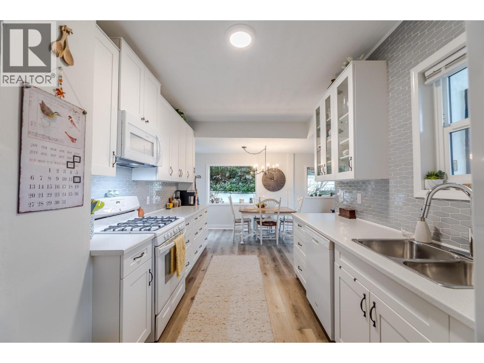 5706 Butler Street, Summerland, BC - Indoor Photo Showing Kitchen