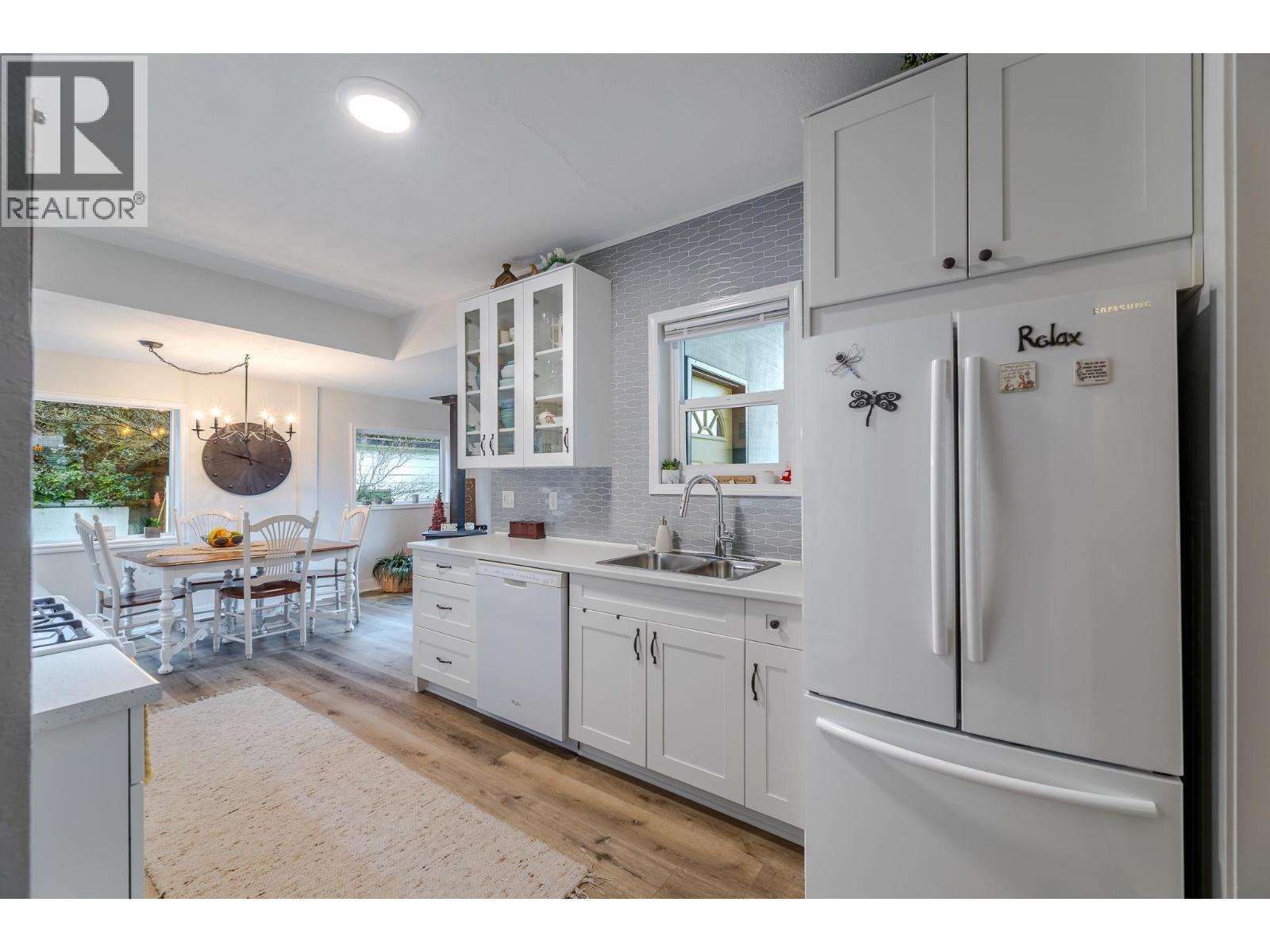 5706 Butler Street, Summerland, BC - Indoor Photo Showing Kitchen With Double Sink