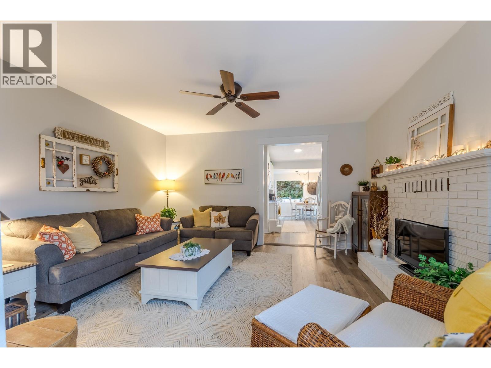 5706 Butler Street, Summerland, BC - Indoor Photo Showing Living Room With Fireplace