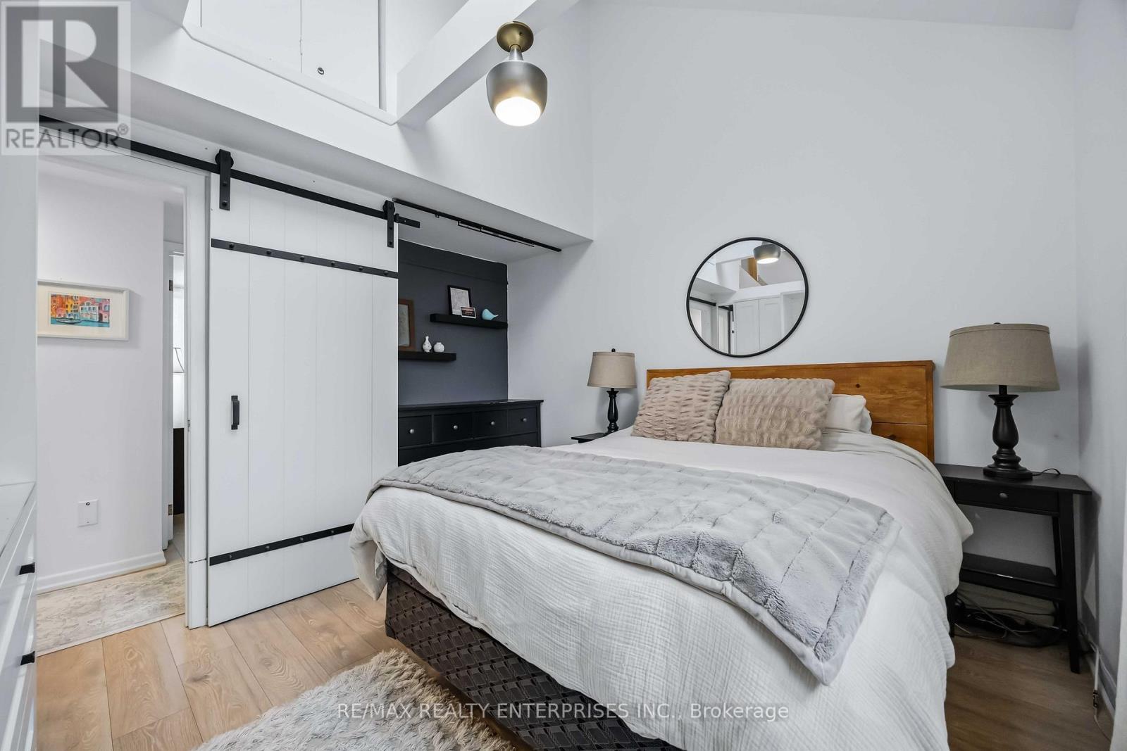 121 Montgomery Avenue, Toronto, ON - Indoor Photo Showing Bedroom