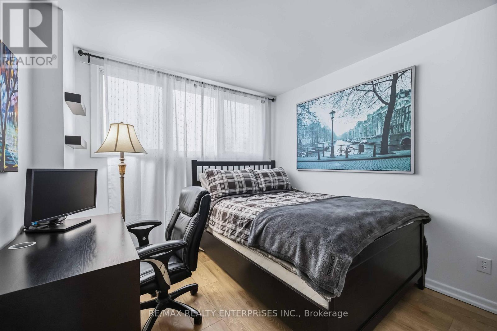 121 Montgomery Avenue, Toronto, ON - Indoor