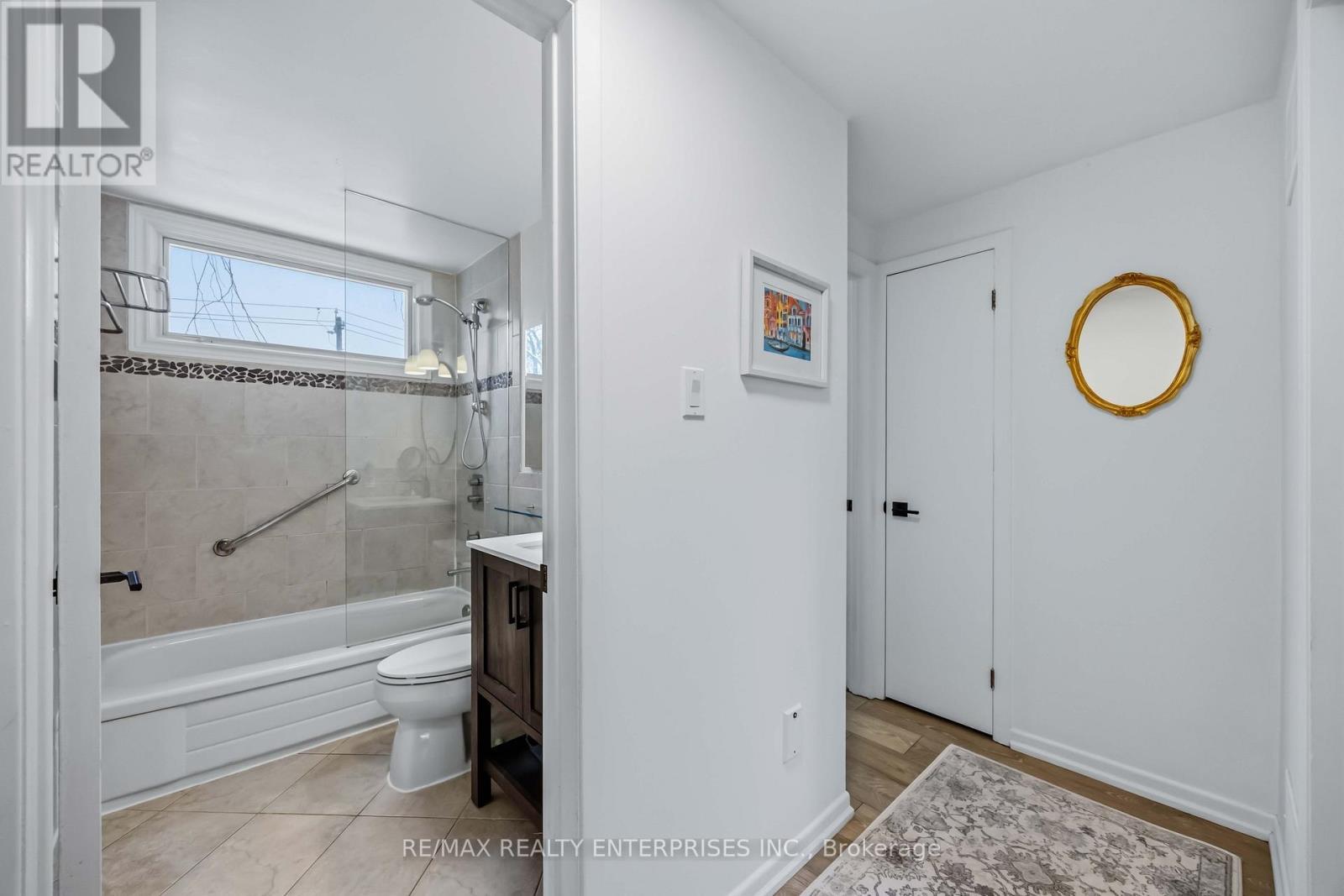 121 Montgomery Avenue, Toronto, ON - Indoor Photo Showing Bathroom