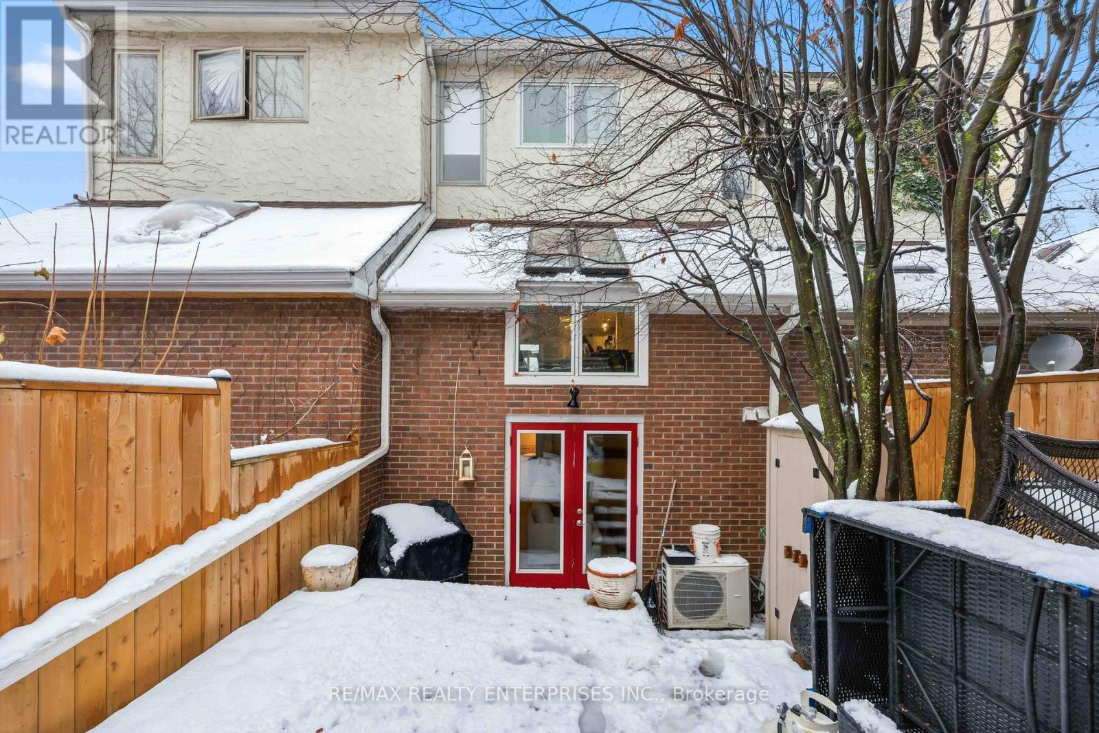121 Montgomery Avenue, Toronto, ON - Outdoor With Exterior