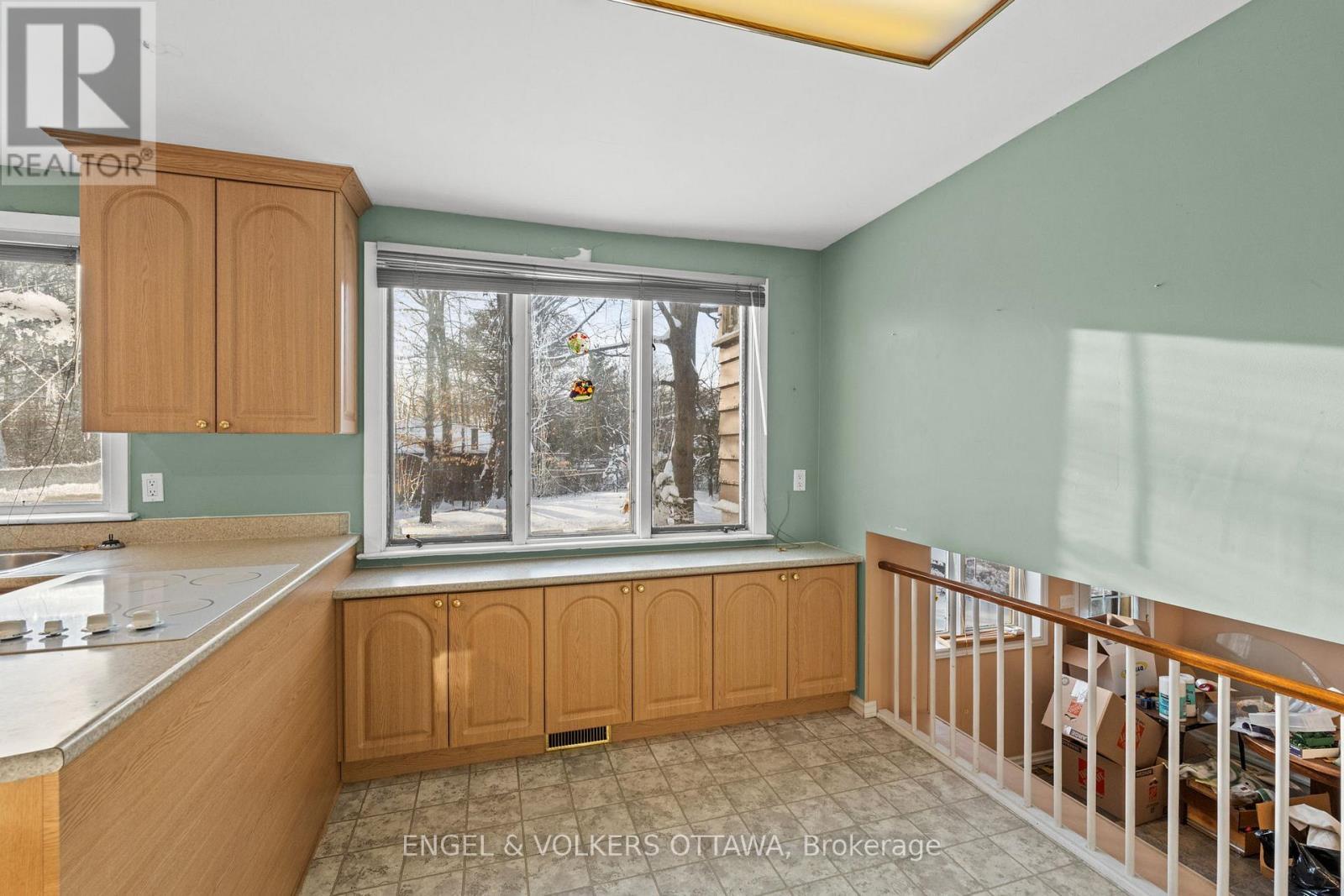 2626 Elmhurst Street, Ottawa, ON - Indoor Photo Showing Kitchen With Double Sink