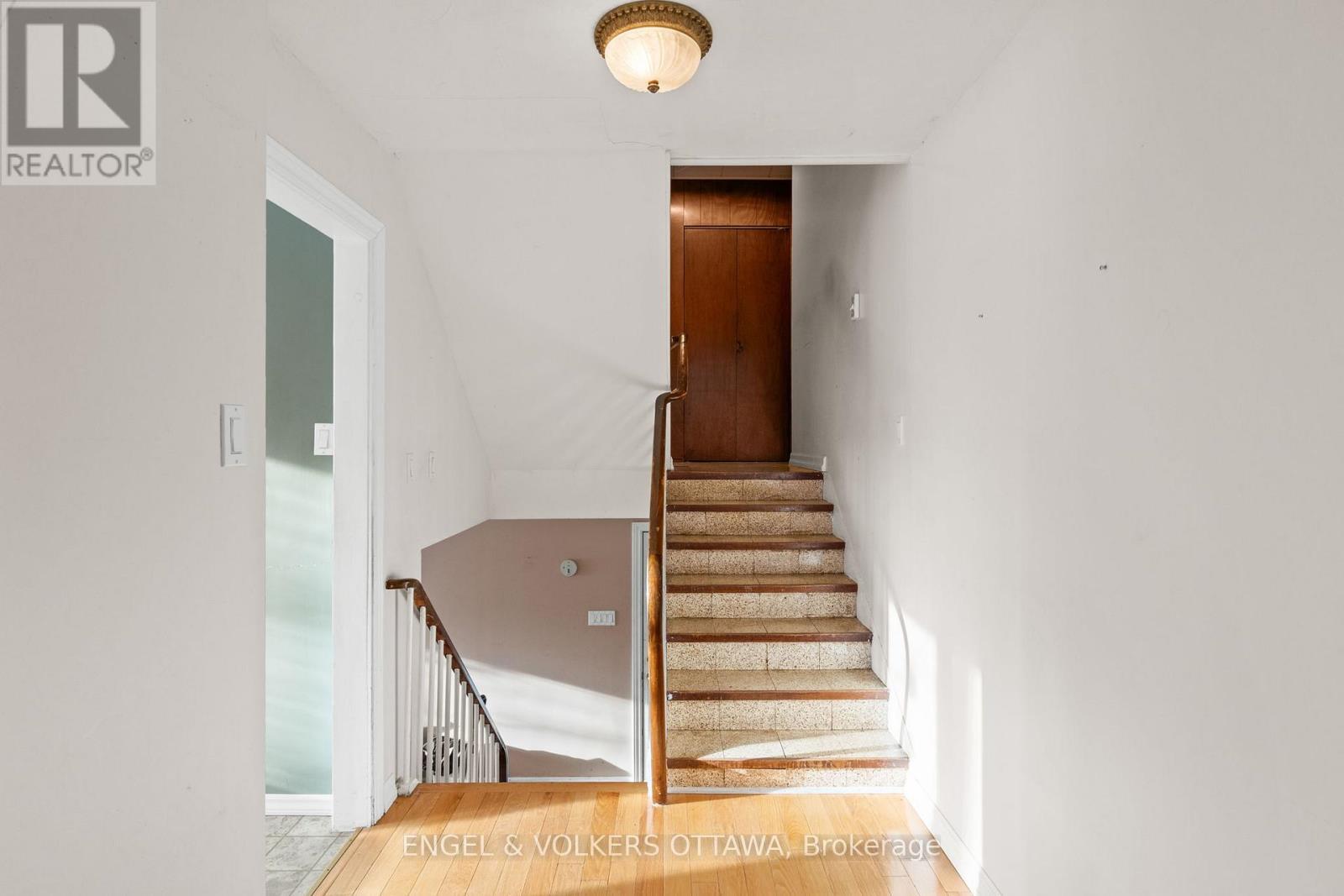 2626 Elmhurst Street, Ottawa, ON - Indoor Photo Showing Other Room