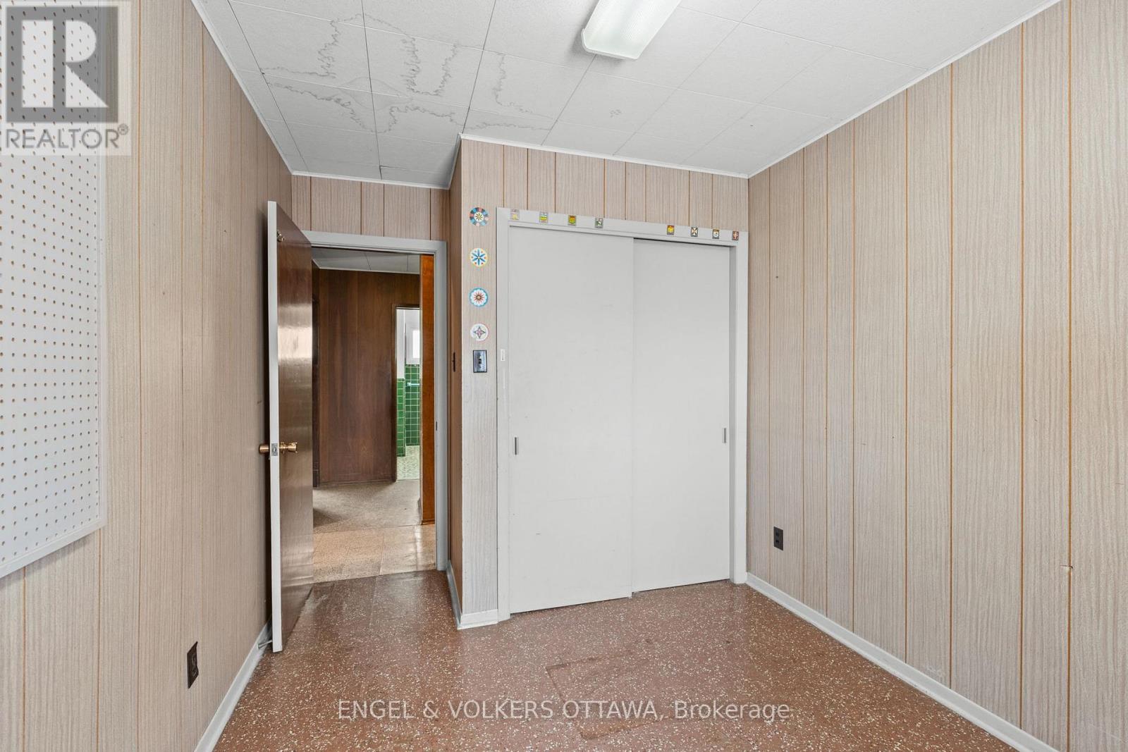 2626 Elmhurst Street, Ottawa, ON - Indoor Photo Showing Other Room