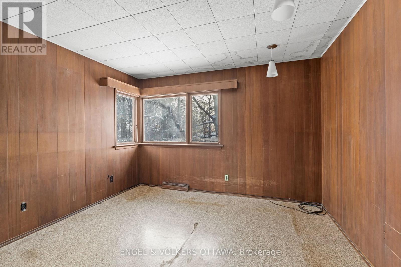 2626 Elmhurst Street, Ottawa, ON - Indoor Photo Showing Other Room