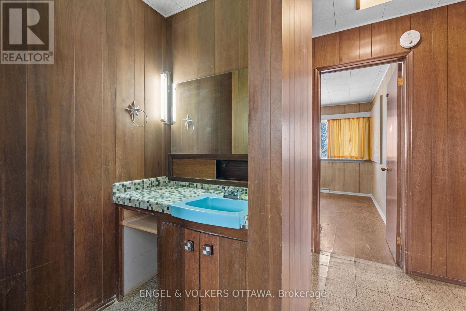 2626 Elmhurst Street, Ottawa, ON - Indoor Photo Showing Other Room