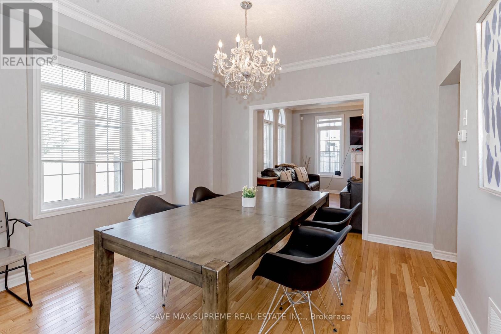 135 Prince William Way, Barrie, ON - Indoor Photo Showing Dining Room