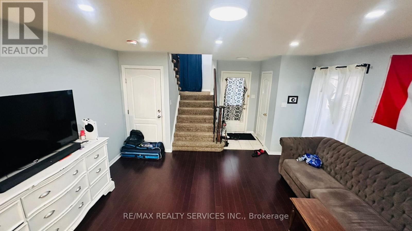 19 Flatlands Way, Brampton, ON - Indoor