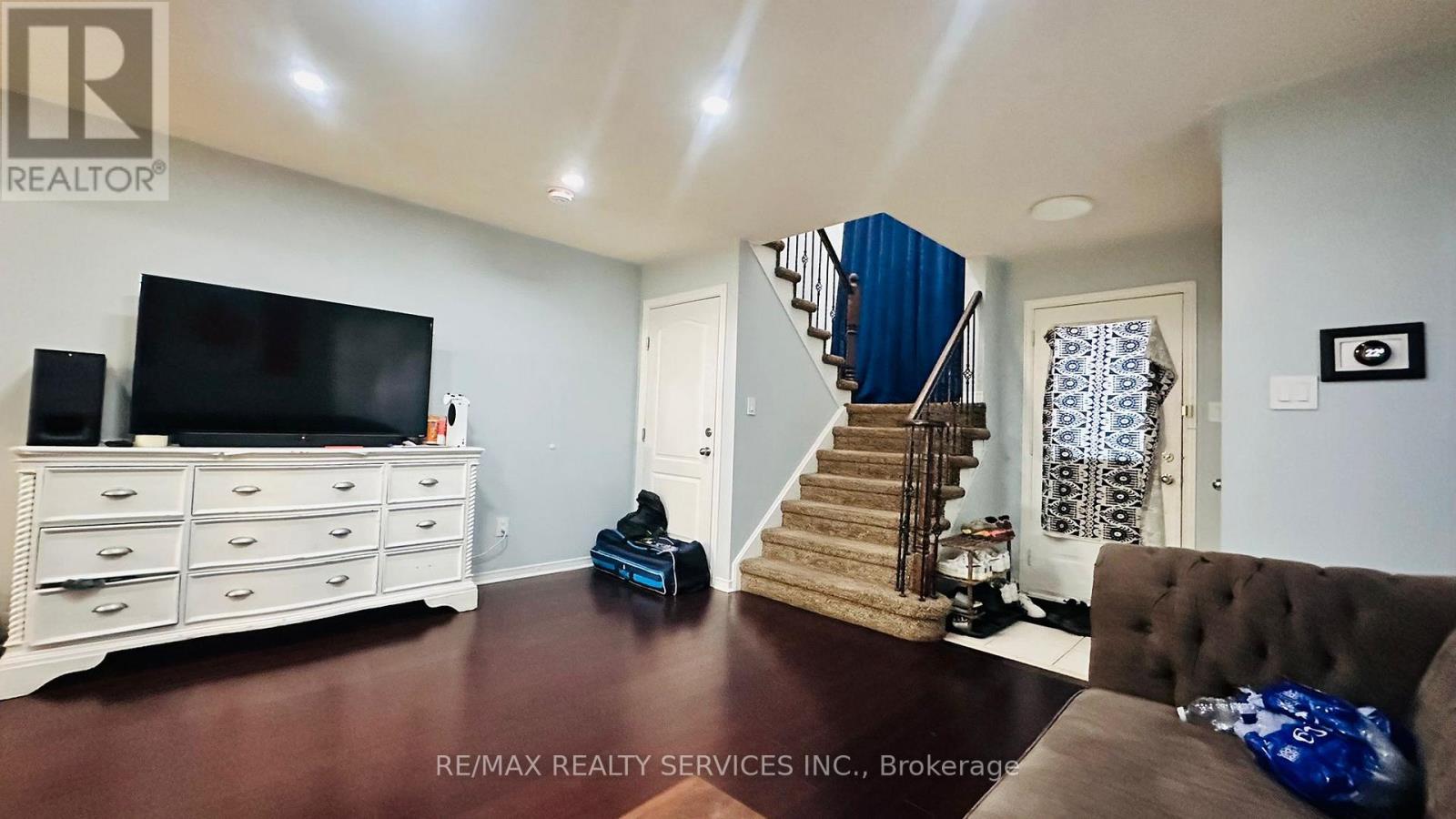 19 Flatlands Way, Brampton, ON - Indoor