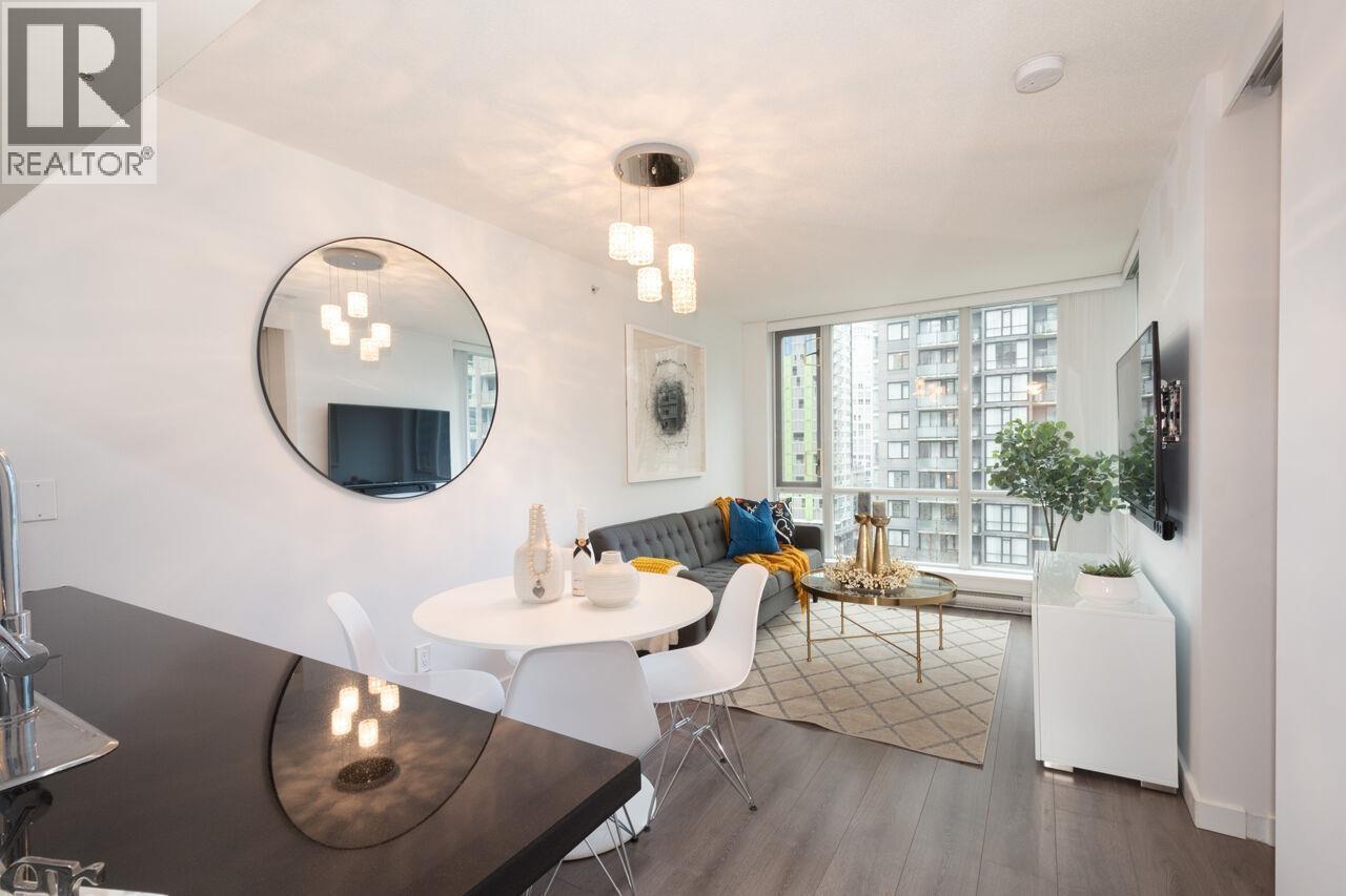 1205 1082 Seymour Street, Vancouver, BC - Indoor Photo Showing Dining Room