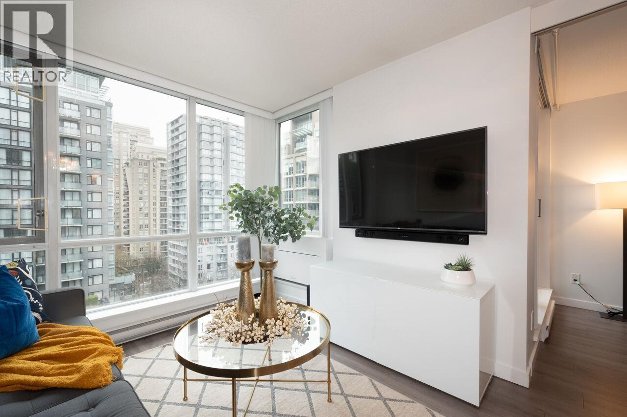 1205 1082 Seymour Street, Vancouver, BC - Indoor Photo Showing Living Room