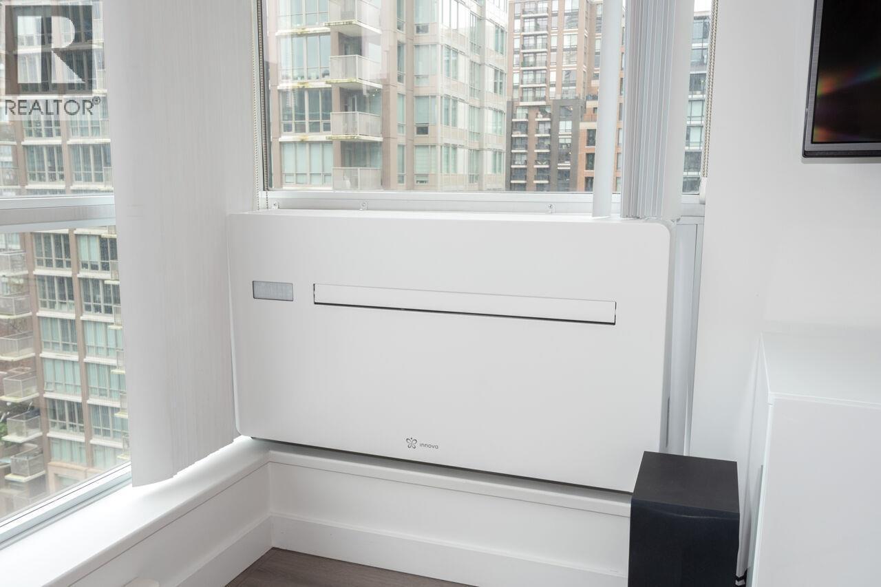 1205 1082 Seymour Street, Vancouver, BC - Indoor Photo Showing Other Room