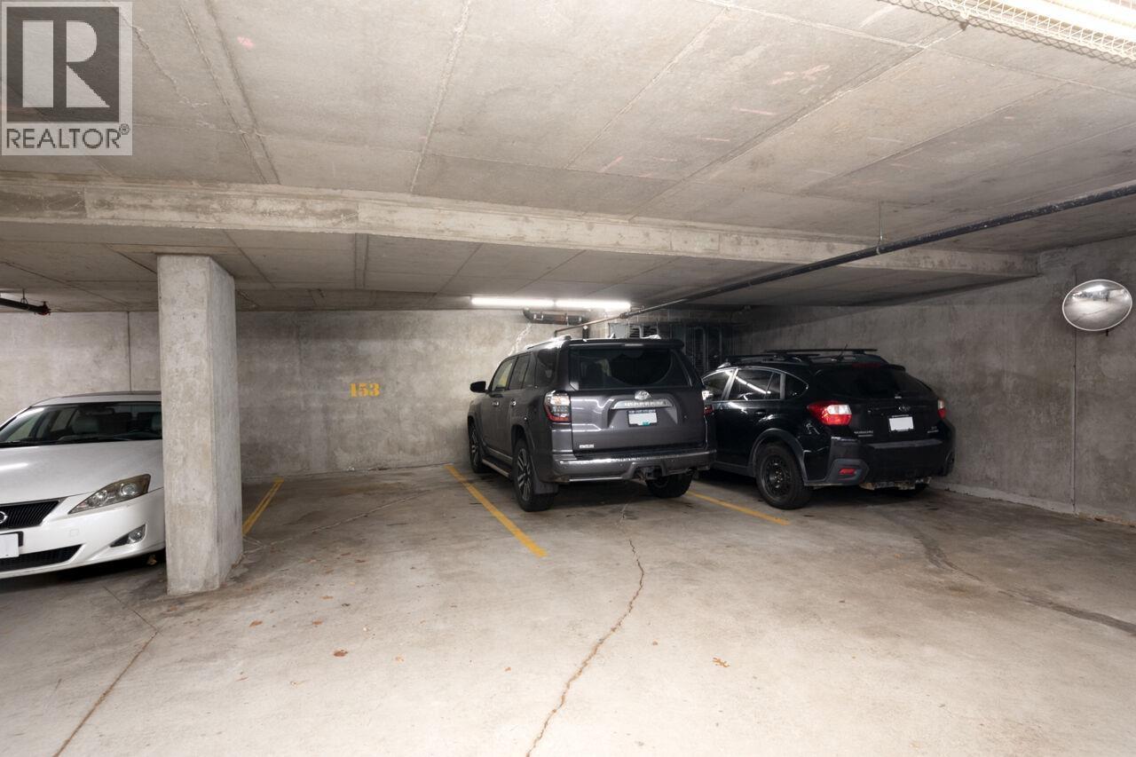 1205 1082 Seymour Street, Vancouver, BC - Indoor Photo Showing Garage
